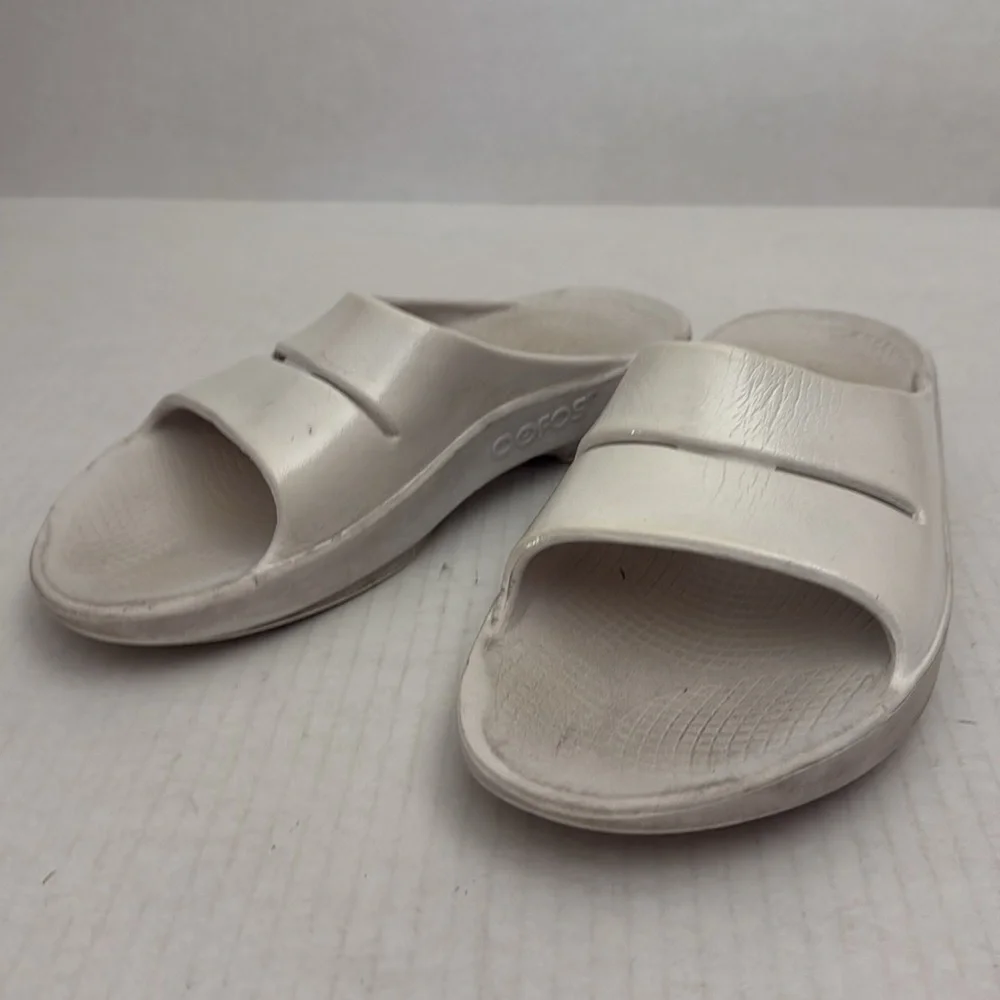 Oofos Ooahh White Slide Sandals